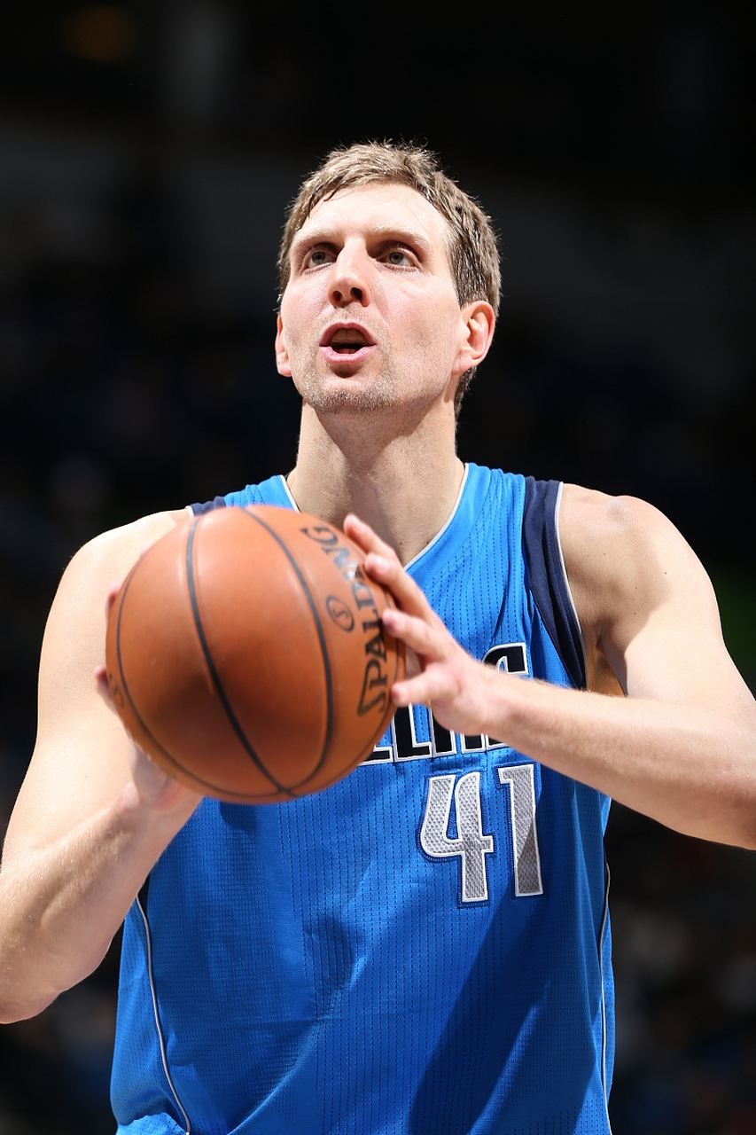 蜕变重生，篮球巨星诺维茨基再次捧杯