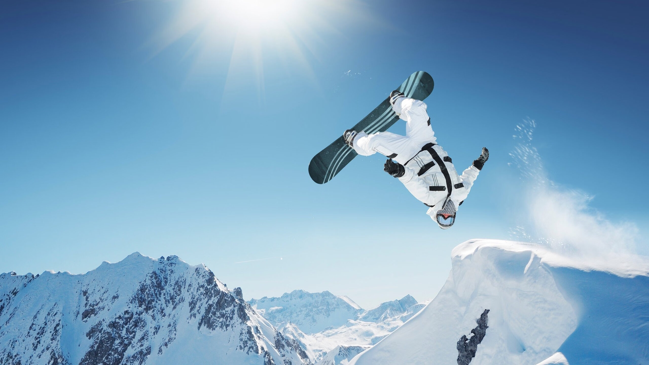 内马尔重返赛场，爆冷首场状态出色，雄鹿观众沸腾！比赛高潮迭起